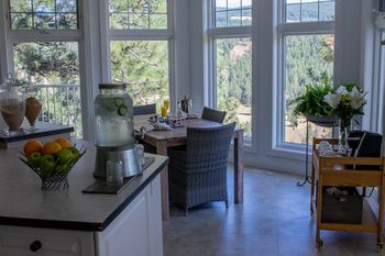 Scenic Canyon Ranch And Retreat Bed & Breakfast Kelowna Exterior foto